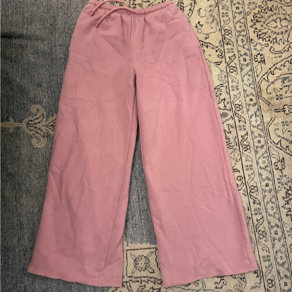 Aritzia Pink Mega Flutter Sweatpants Wide Leg Small - Picture 2 of 4
